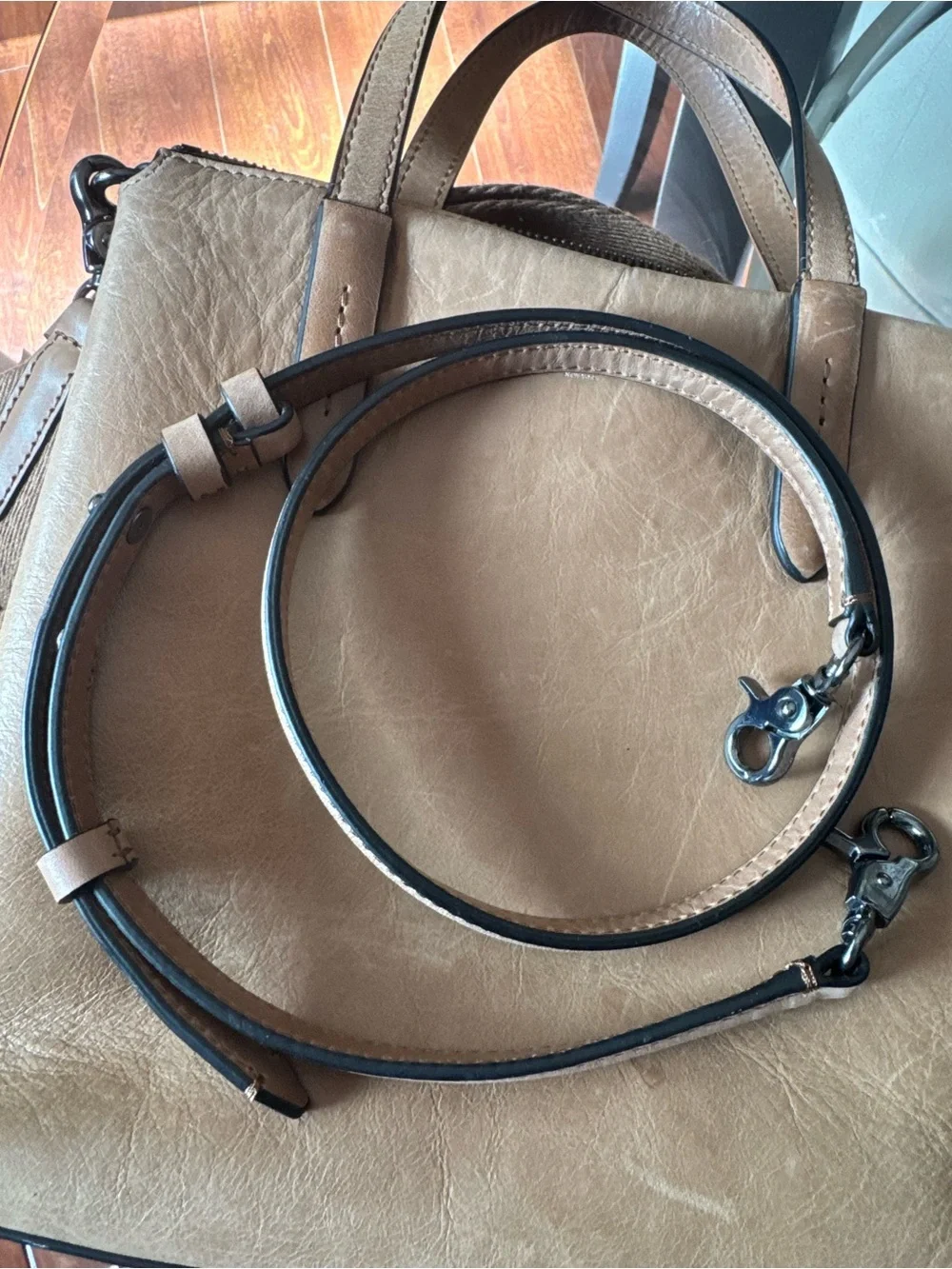 Botkier Highline Leather Satchel Crossbody Bag EUC, 10x10”